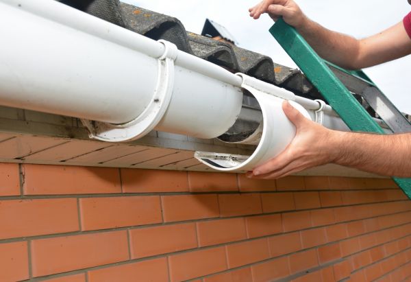 Cost of Gutter Seam Repair in Renton