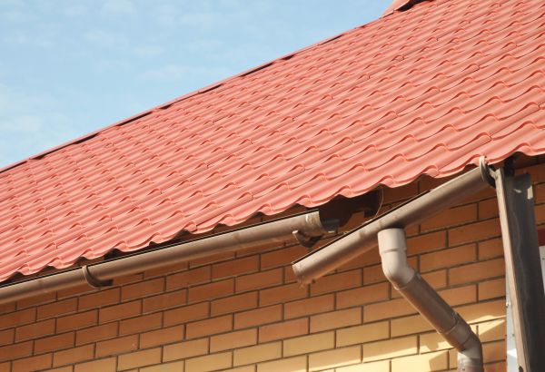 Cost of Loose Gutter Repair in Renton