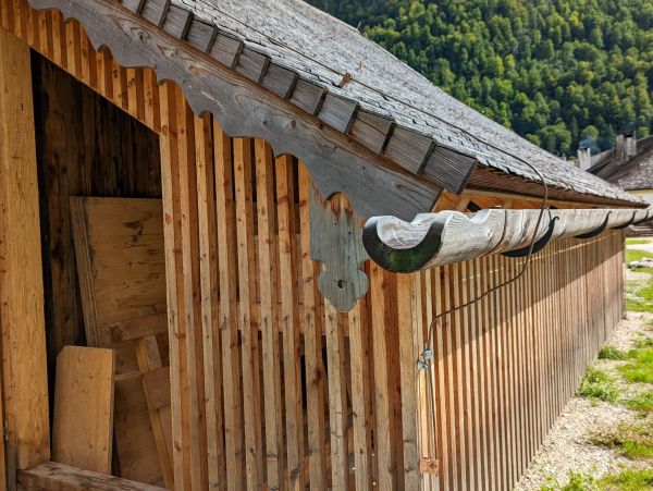 Cost of Wood Gutter Installation in Renton